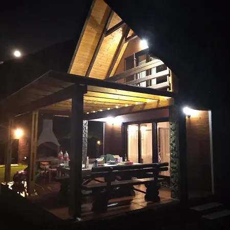 Vacation Zara 度假居 Lohovo