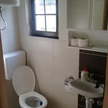 Vacation Zara 度假居 Lohovo