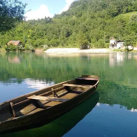 Vacation Zara Holiday home Lohovo
