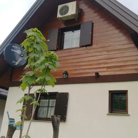 Vacation Zara 度假居 Lohovo