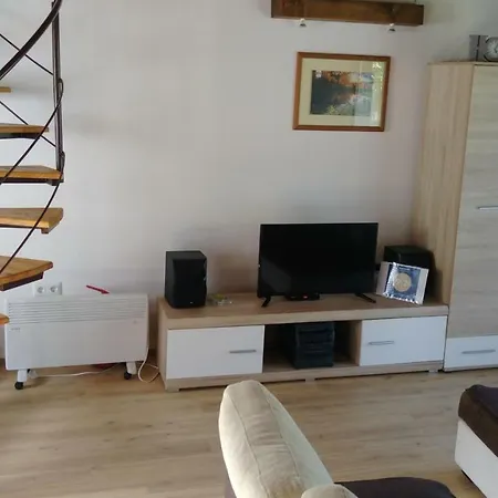 Vacation Zara Holiday home Lohovo