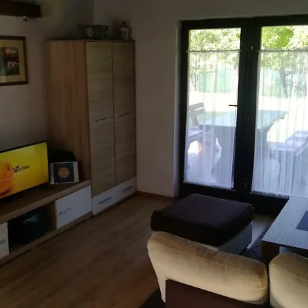 Vacation Zara 度假居 Lohovo